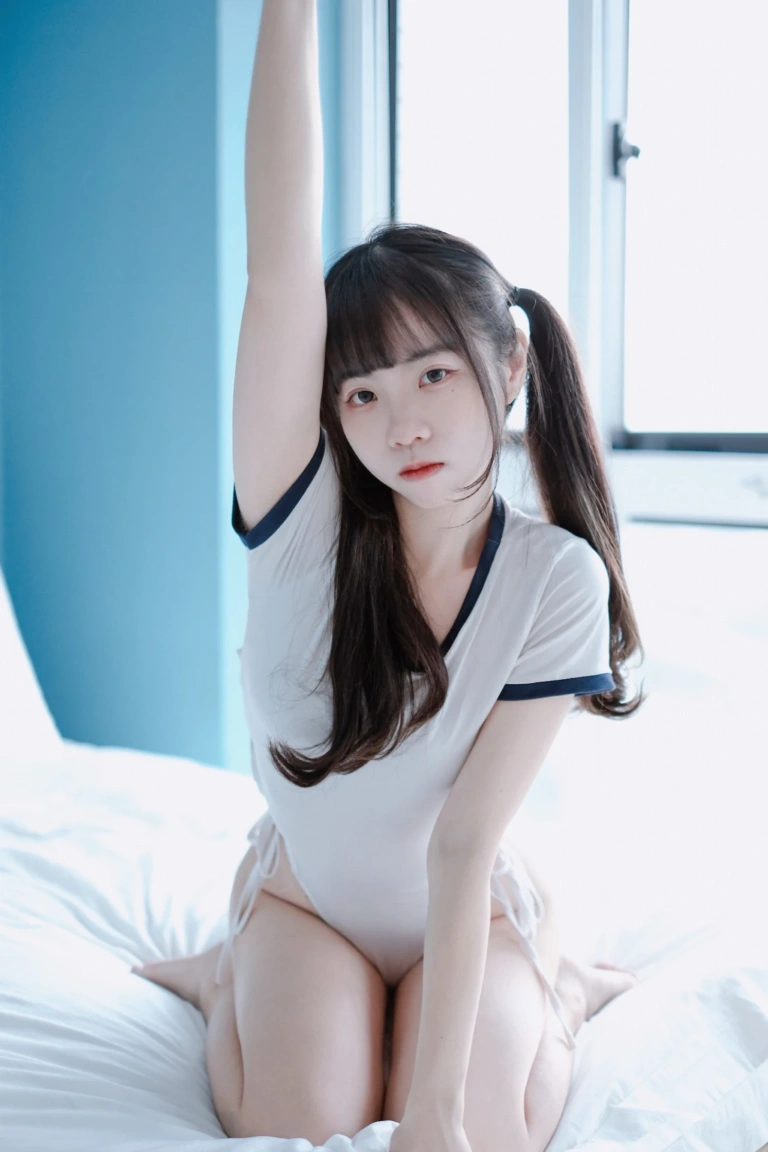 可可小白兔《體操服の女學生🐰》写真图集 28P｜在线预览与图包下载