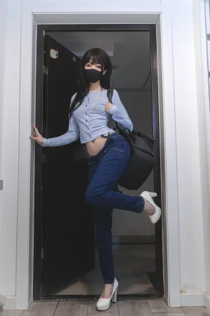 杏仁曲奇《吉他妹妹 2.0版》写真图集 41P｜在线预览与图包下载