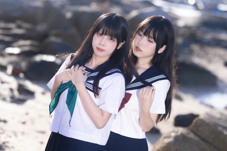 三無人型《水手服百合黑丝（&不呆猫）》写真图集 51P+1V｜在线预览与图包下载