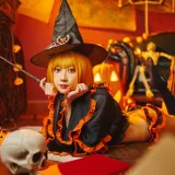 阿包也是兔娘《万圣节》写真图集 8P｜在线预览与图包下载