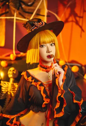 阿包也是兔娘《万圣节》写真图集 8P｜在线预览与图包下载