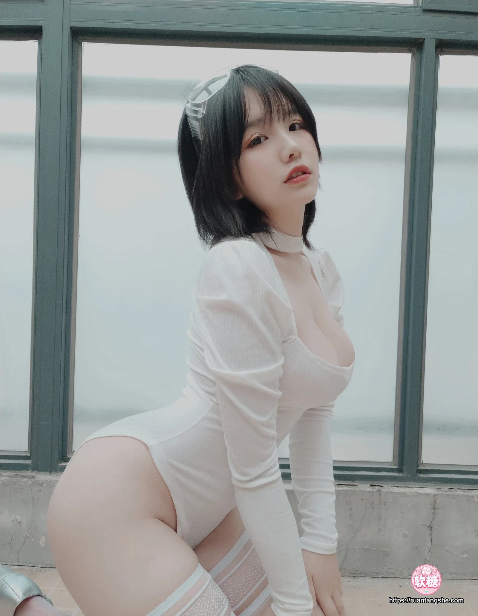 阿半今天很开心 阿半今天很开心 NO.004 - 白色肉感