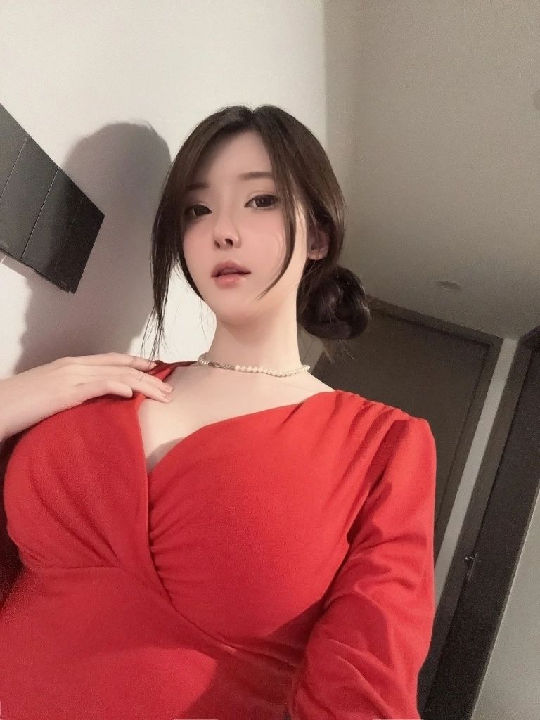 一小央泽《红色Mommy》写真图集 74P+2V｜在线预览与图包下载