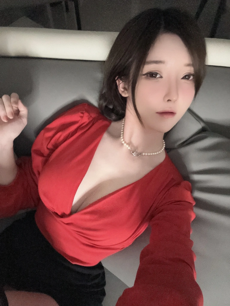 一小央泽《红色Mommy》写真图集 74P+2V｜在线预览与图包下载