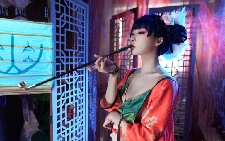 阿包也是兔娘《白蛇起源 宝青坊主》写真图集 9P｜在线预览与图包下载