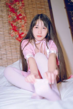 不呆猫《粉红》写真图集 14P｜在线预览与图包下载