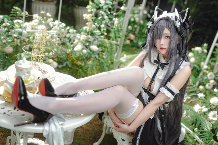 宮本桜《奥古斯特 女仆装》写真图集 20P｜在线预览与图包下载