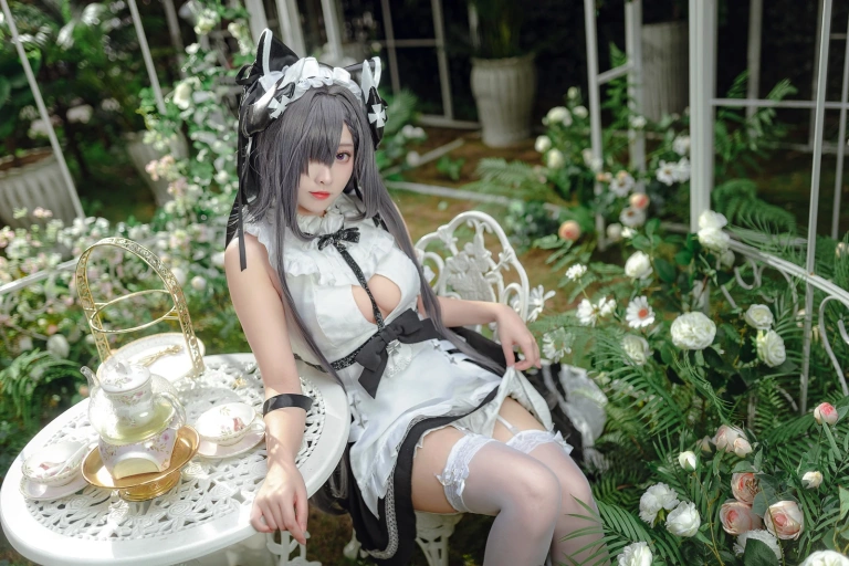 宮本桜《奥古斯特 女仆装》写真图集 20P｜在线预览与图包下载