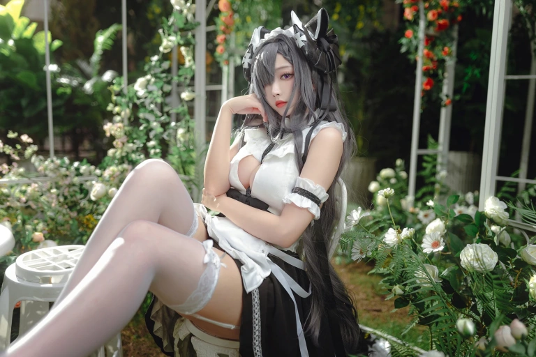 宮本桜《奥古斯特 女仆装》写真图集 20P｜在线预览与图包下载