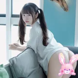 可可小白兔《捕獲一隻沒穿褲褲の小白兔🐰》写真图集 30P｜在线预览与图包下载