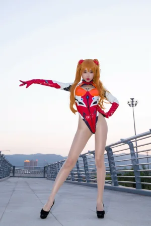 小女巫露娜《明日香油亮款》写真图集 36P｜在线预览与图包下载