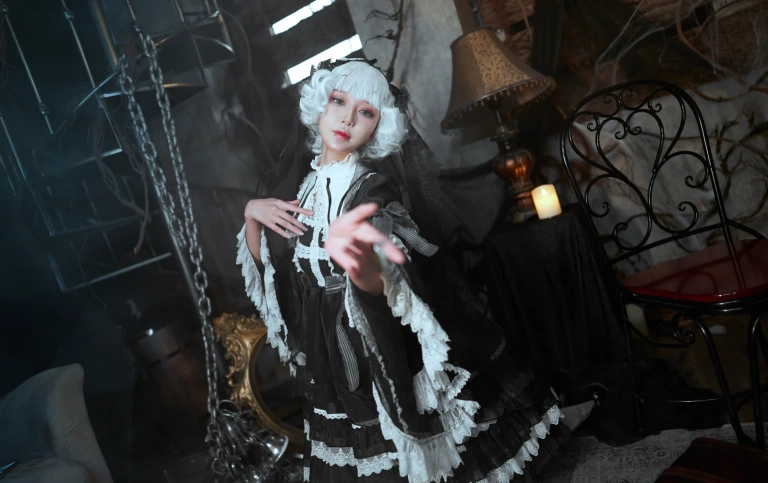 阿包也是兔娘《小裙子 夜之钢琴曲》写真图集 9P｜在线预览与图包下载