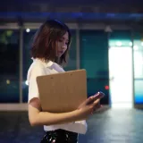 上杉绘黎落《原创 被人跟踪》写真图集 101P｜在线预览与图包下载