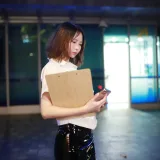 上杉绘黎落《原创 被人跟踪》写真图集 101P｜在线预览与图包下载
