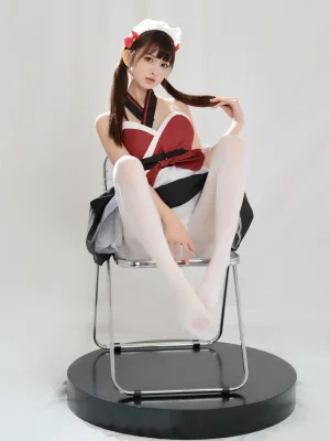 河豚抚子《红衣小女仆》写真图集 25P｜在线预览与图包下载