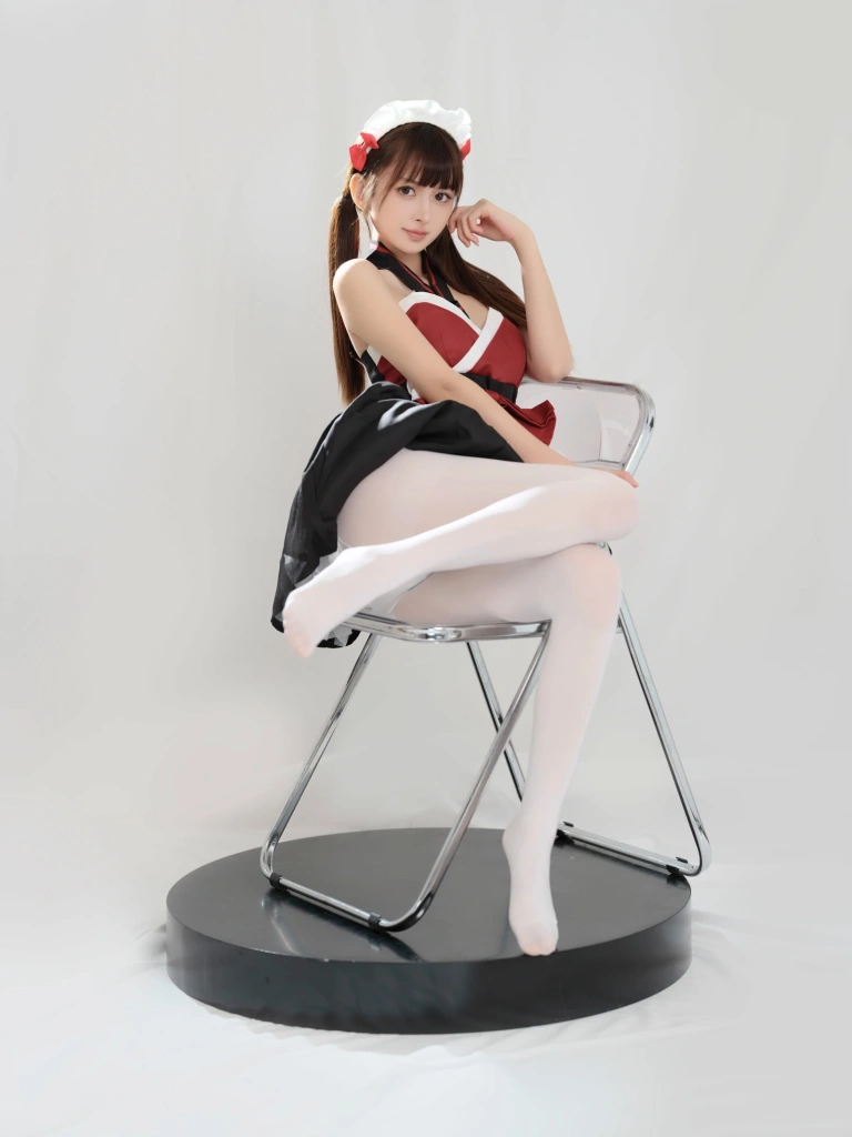 河豚抚子《红衣小女仆》写真图集 25P｜在线预览与图包下载