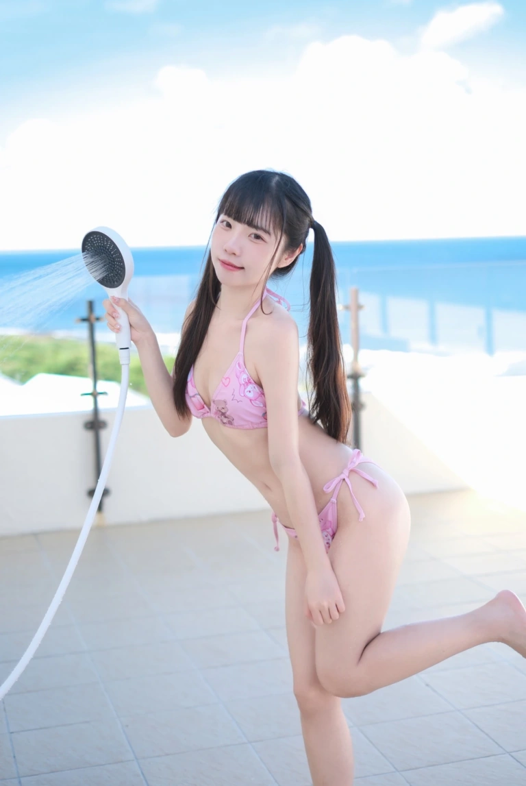可可小白兔《愛慾流淌的小旅行》写真图集 82P｜在线预览与图包下载