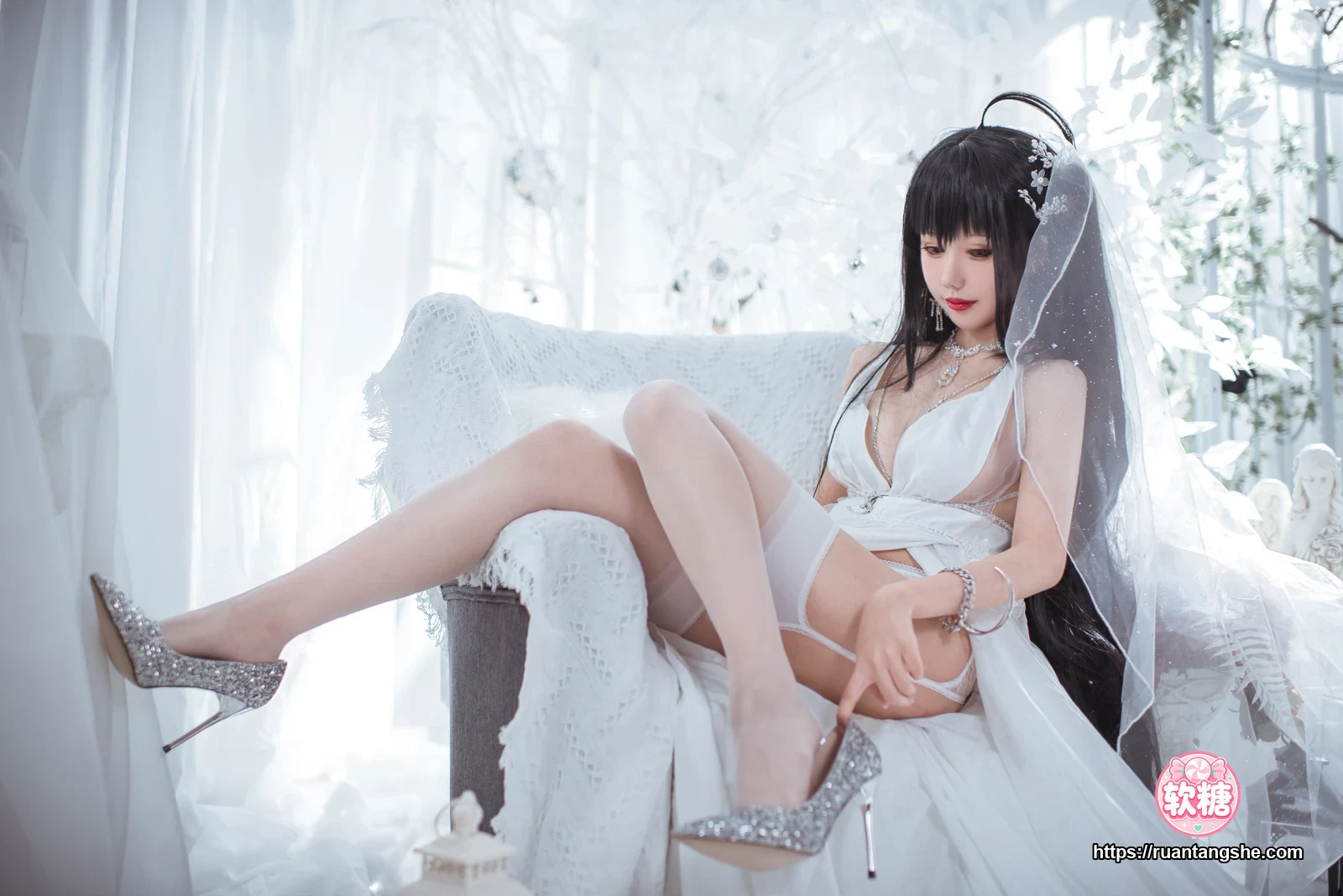 仙女月 仙女月 NO.008 - 大凤纯白婚纱