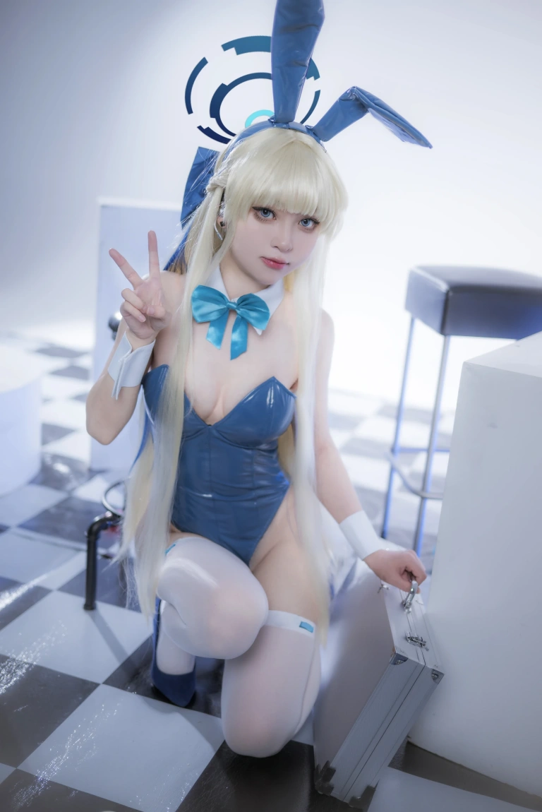 矢量鱼《蔚蓝档案 飞鸟马时兔女郎》写真图集 34P｜在线预览与图包下载