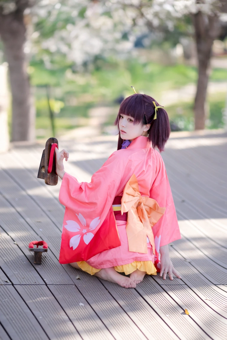 九柒喵《甲铁城的卡巴内瑞 无名和服》写真图集 34P｜在线预览与图包下载
