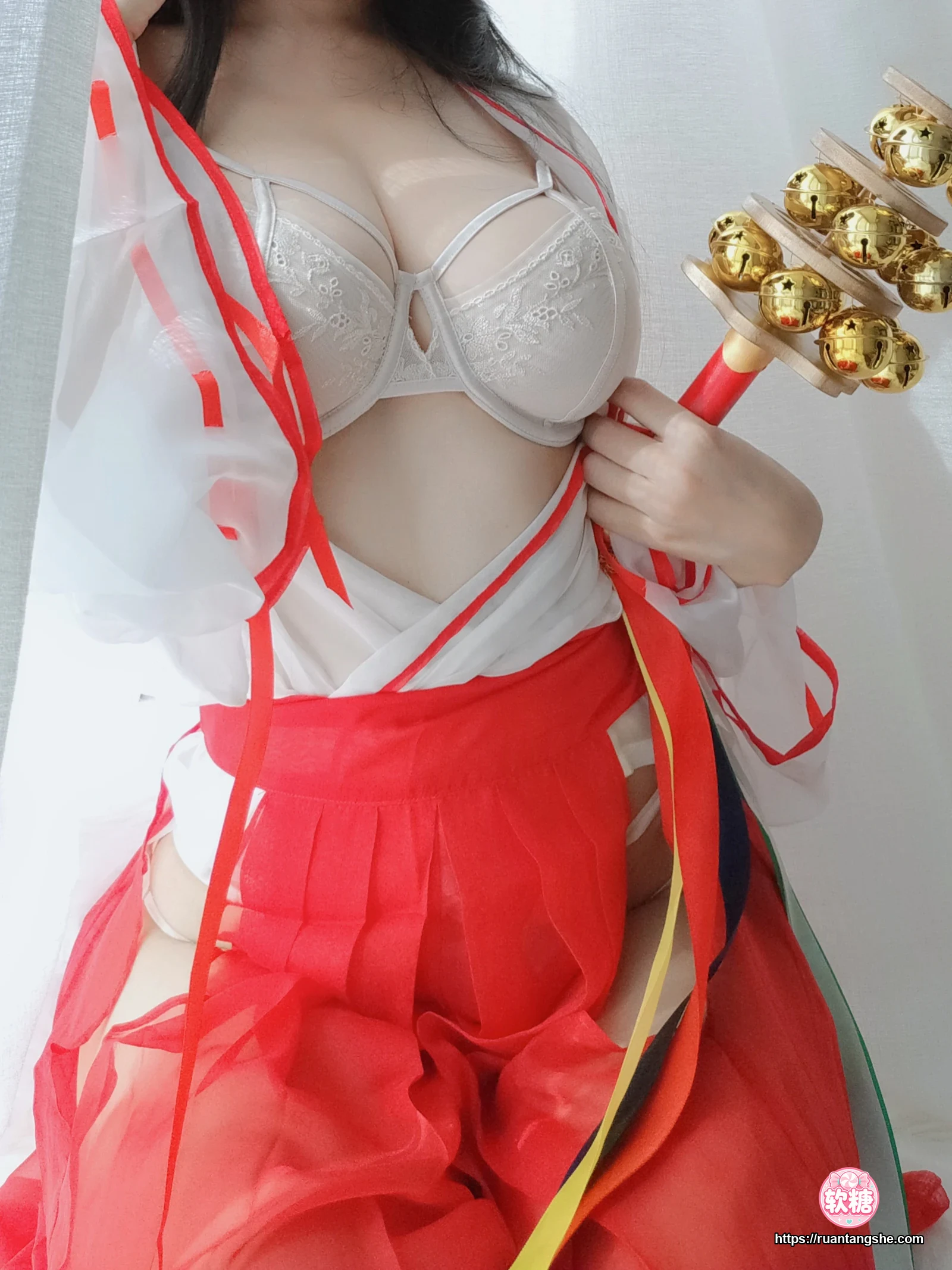 小仓千代 小仓千代 NO.008 - 有点不对劲的巫女