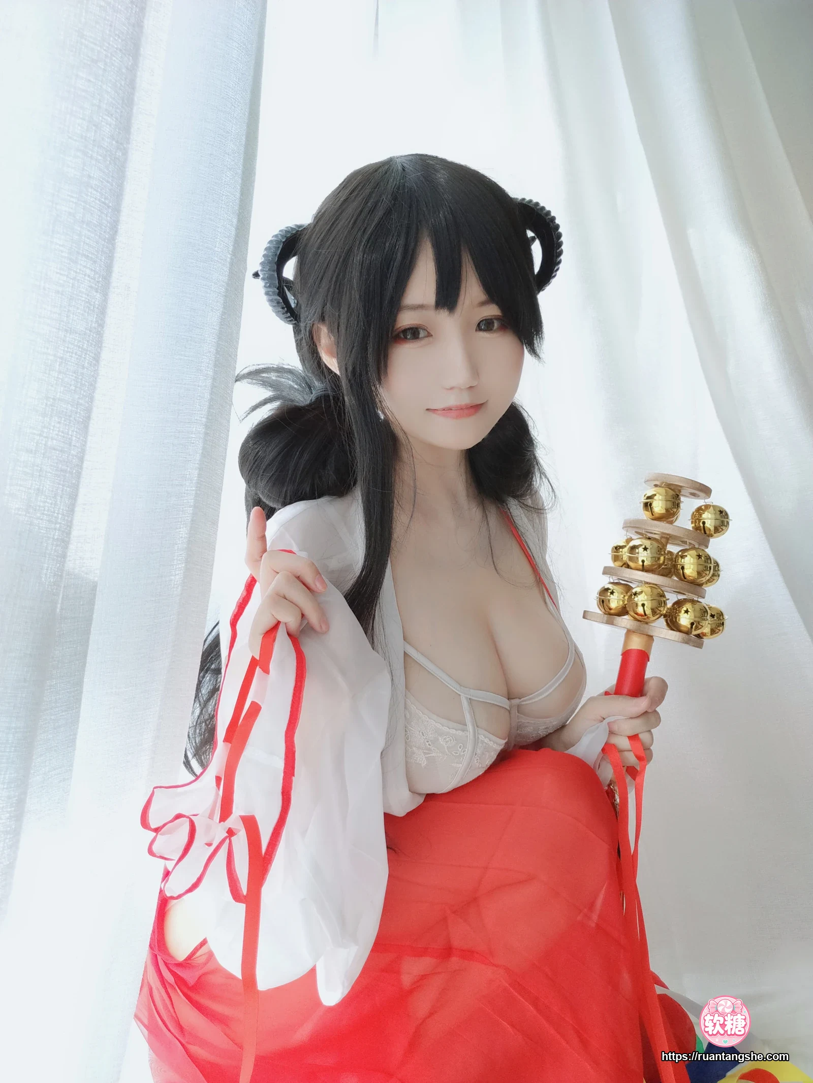 小仓千代 小仓千代 NO.008 - 有点不对劲的巫女