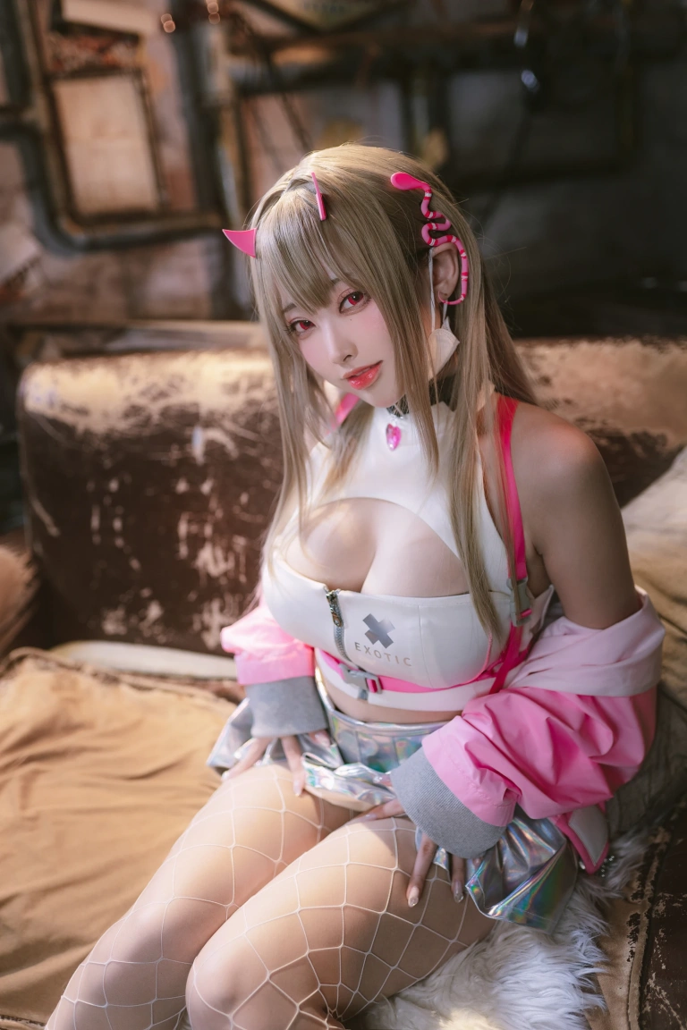 宮本桜《毒蛇》写真图集 34P｜在线预览与图包下载