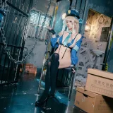 三無人型《蔚蓝档案 飞鸟马时同人女警》写真图集 41P｜在线预览与图包下载
