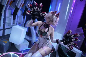 小和甜酒《交错战线 绯俐》写真图集 47P+2V｜在线预览与图包下载