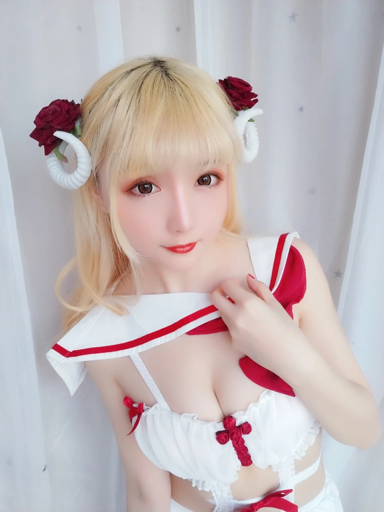 星之迟迟《VOL.8 玫瑰月光包》写真图集 72P｜在线预览与图包下载