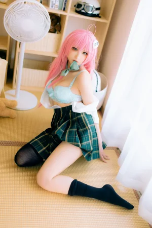 瓦斯塔亚小龙虾《校服》写真图集 17P｜在线预览与图包下载
