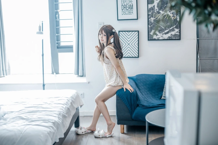 神沢永莉《黄色吊带睡衣兔兔》写真图集 22P｜在线预览与图包下载