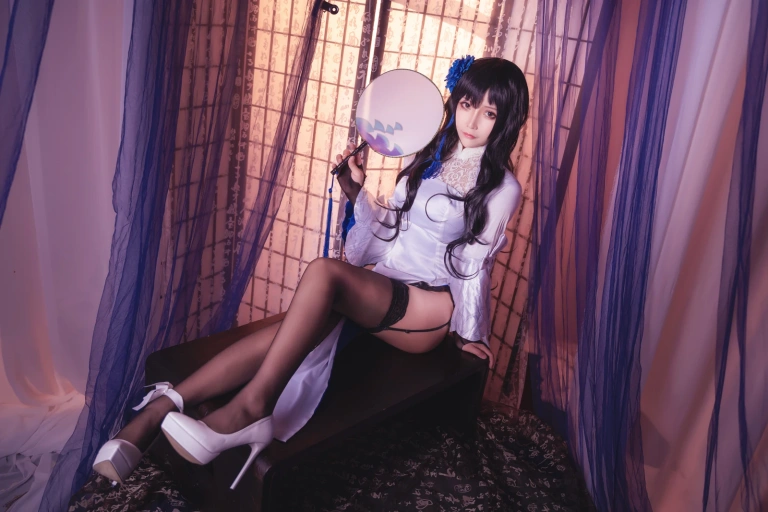 抱走莫子《玉玲珑旗袍》写真图集 30P｜在线预览与图包下载