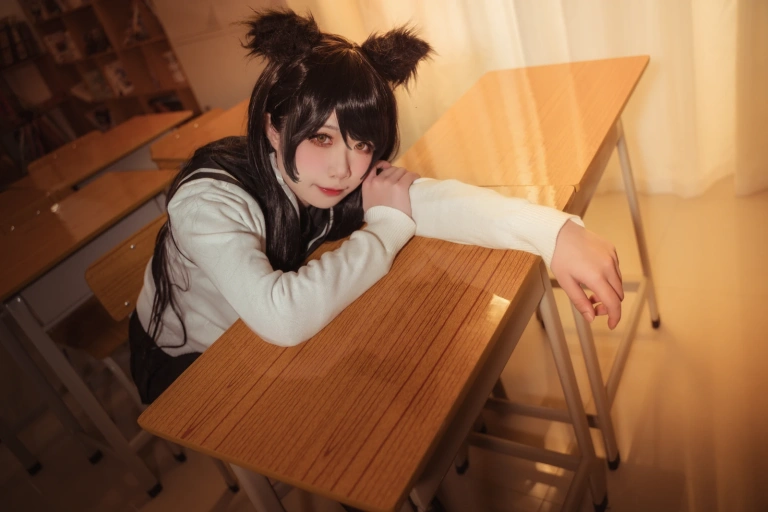 贞子蜜桃《碧蓝航线 爱宕高雄制服》写真图集 35P｜在线预览与图包下载
