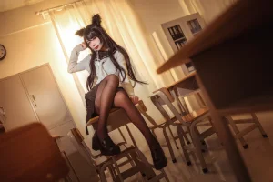 贞子蜜桃《碧蓝航线 爱宕高雄制服》写真图集 35P｜在线预览与图包下载