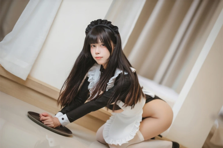 三無人型《高叉女仆》写真图集 42P｜在线预览与图包下载