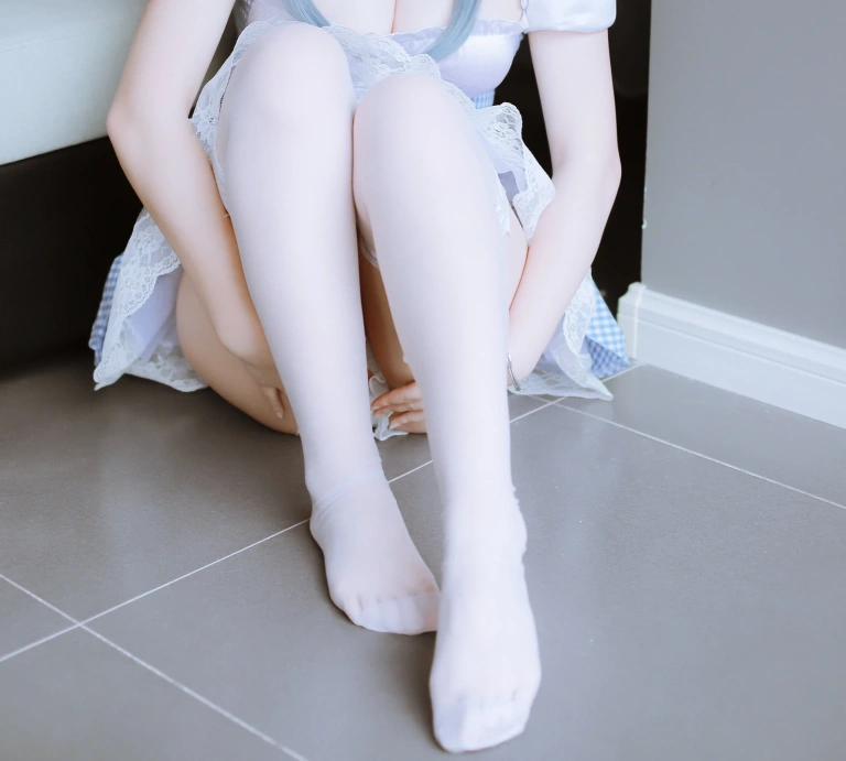 日奈娇(椎名莜)《蓝色女仆》写真图集 46P｜在线预览与图包下载