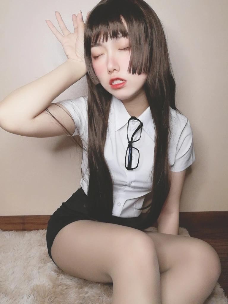 芋圆侑子《醉酒小秘书》写真图集 52P+3V｜在线预览与图包下载