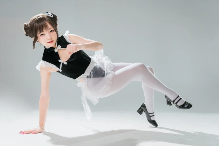 花铃《高叉小熊猫女仆》写真图集 85P｜在线预览与图包下载