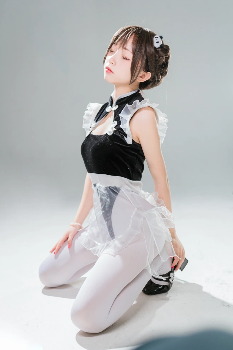 花铃《高叉小熊猫女仆》写真图集 85P｜在线预览与图包下载