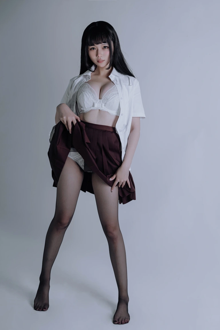 七月喵子《黑丝jk》写真图集 31P｜在线预览与图包下载