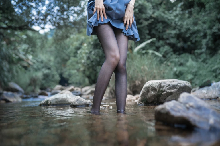 木棉棉《水色溪边JK制服》写真图集 51P｜在线预览与图包下载