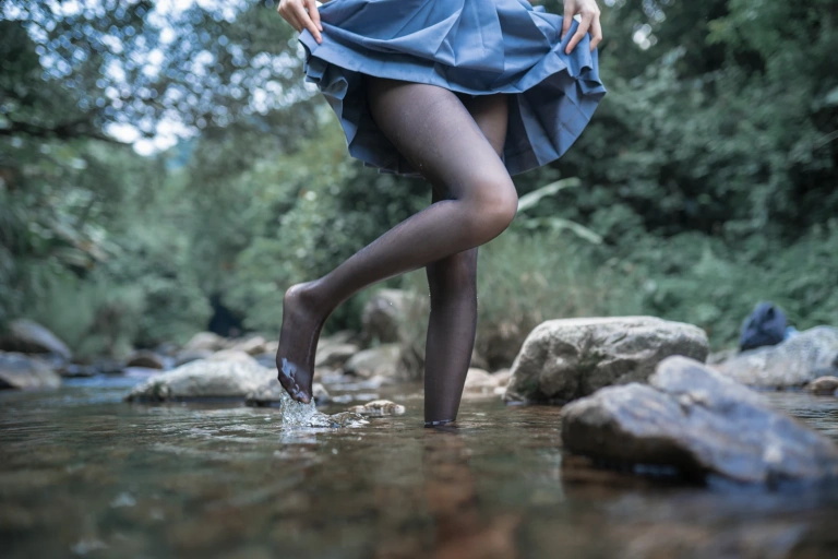 木棉棉《水色溪边JK制服》写真图集 51P｜在线预览与图包下载