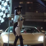 抱走莫子《车女郎》写真图集 22P｜在线预览与图包下载