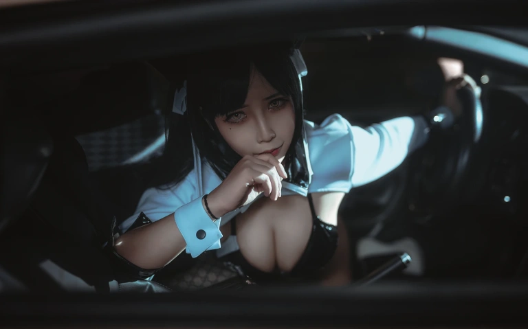 抱走莫子《车女郎》写真图集 22P｜在线预览与图包下载