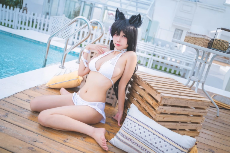三無人型《碧蓝航线 爱宕泳装》写真图集 30P｜在线预览与图包下载