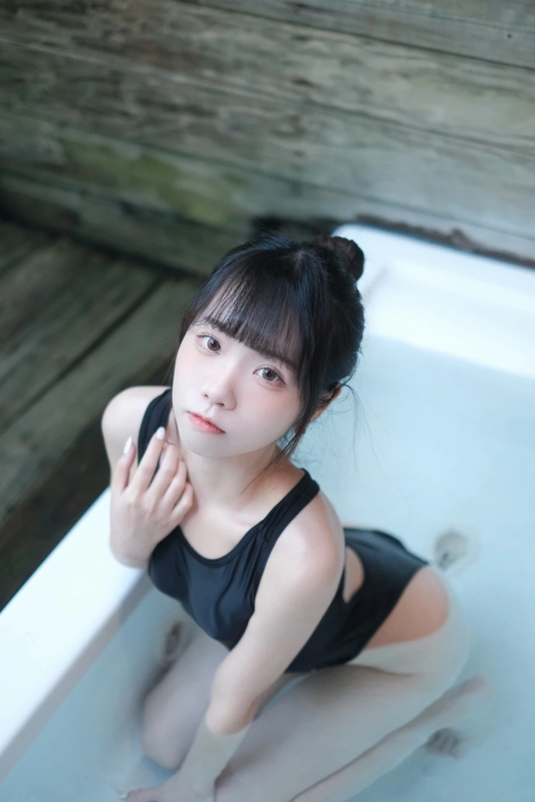 可可小白兔《意亂情迷の溫泉之旅》写真图集 67P｜在线预览与图包下载