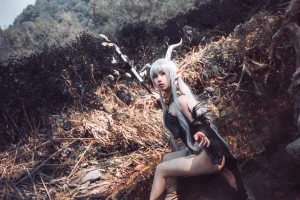 芋圆侑子《闪灵泳装》写真图集 9P｜在线预览与图包下载
