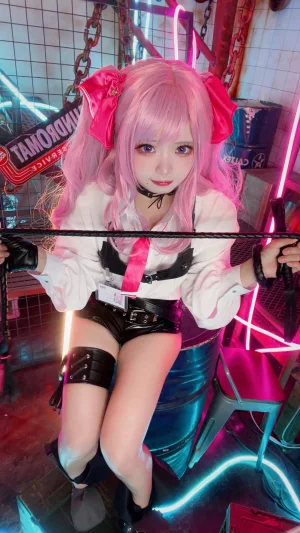伊喵君《Nikke胜利女神尤妮》写真图集 34P｜在线预览与图包下载