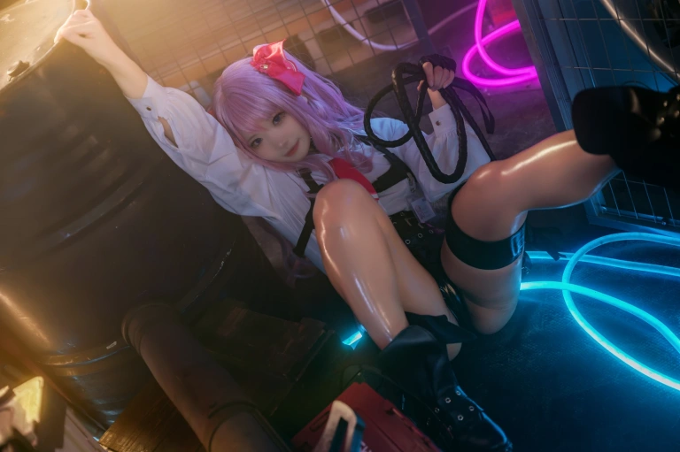 伊喵君《Nikke胜利女神尤妮》写真图集 34P｜在线预览与图包下载